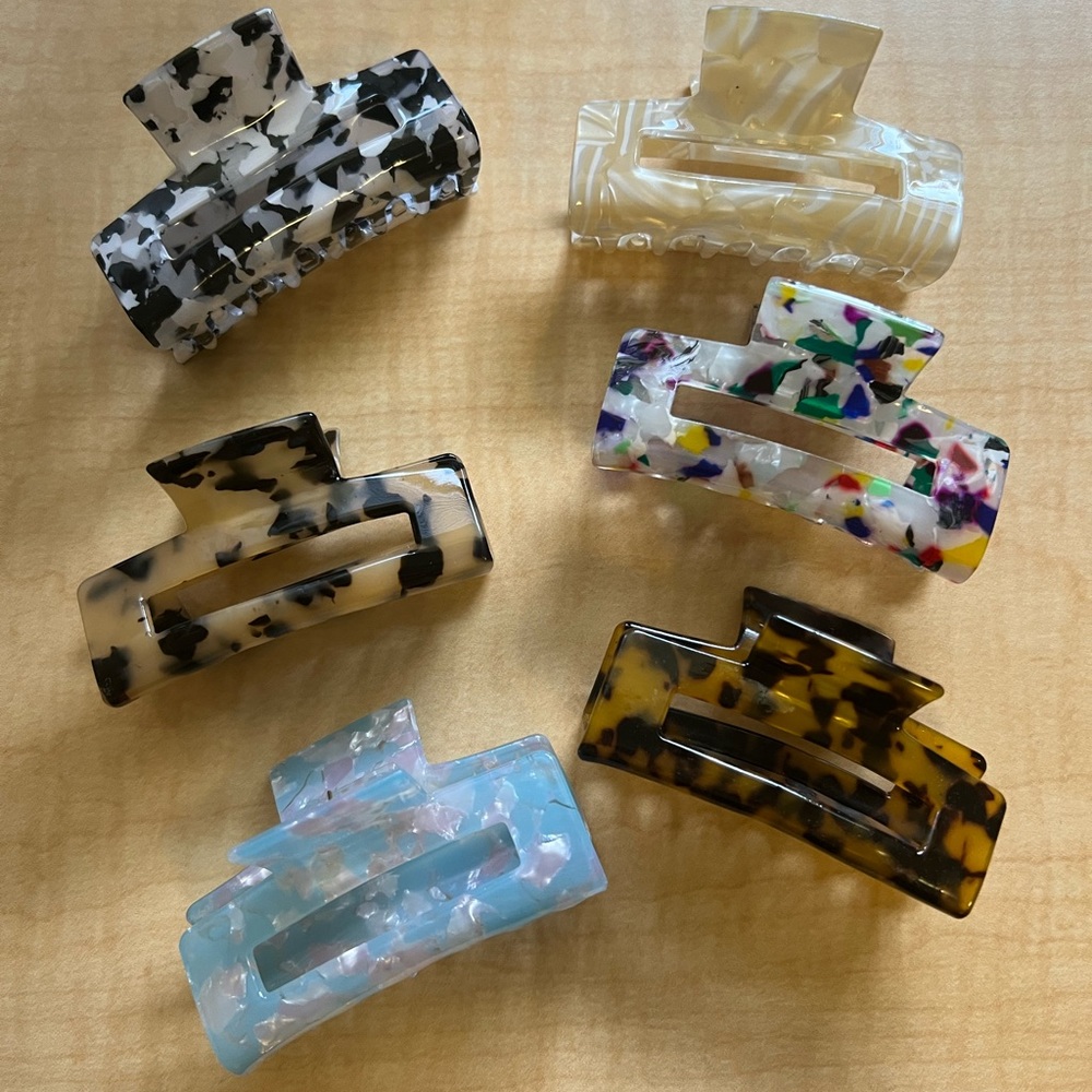 Hair claw clips